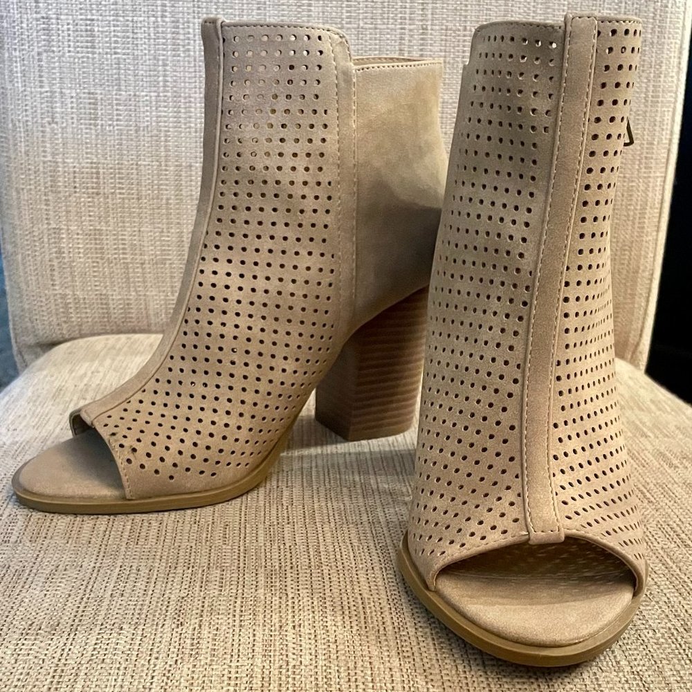 New Fall Boots Booties Shoes size 7.5 open toe